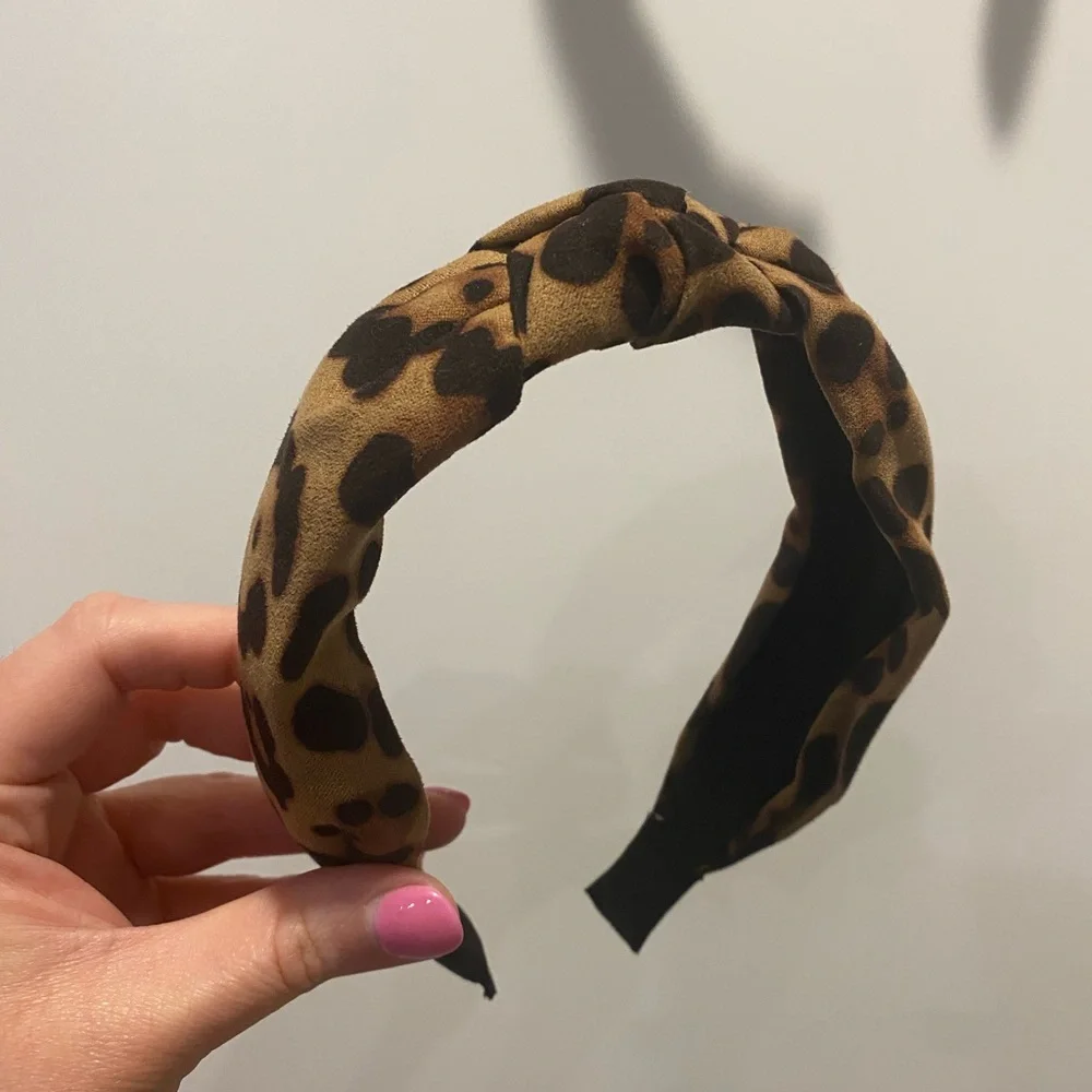 Bundle of 5 Women Knot Headbands - EUC - Leopard, Plaid, Blk, Pink, Yellow - Picture 2 of 8